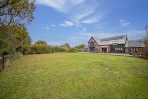 THE HAWTHORNS- click for photo gallery